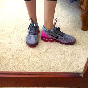 LIKE NEW Nike Air Women’s Vapormax Flyknit 3, size 8